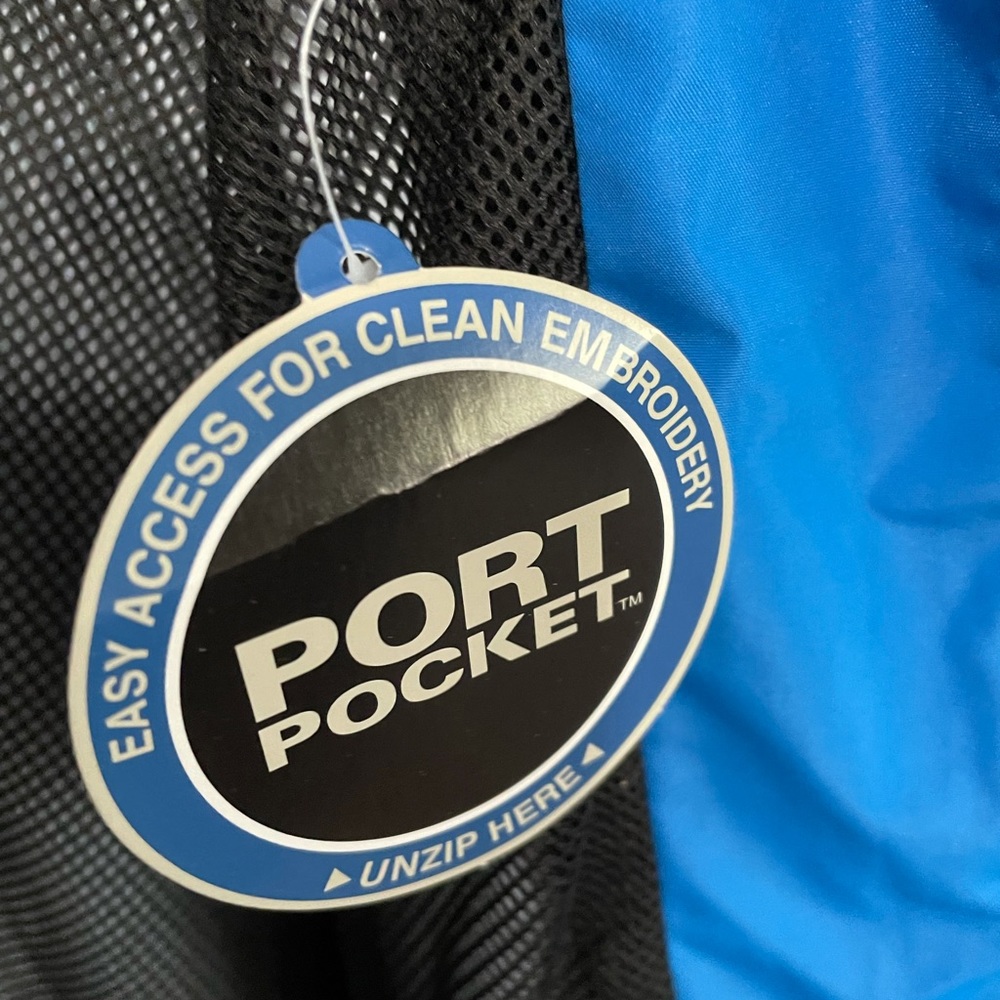 Men’s rain gear.  Size L blue cost black pant.